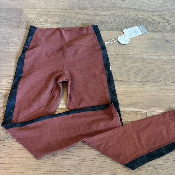 NWT Vuori Aspire Elevation Leggings. Women Size Small. Cedar Heather - Picture 4 of 8